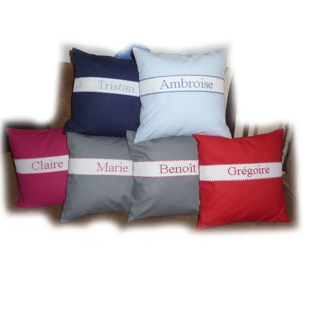 Coussin personnalisable brodé main Coussin personnalisable brodé main