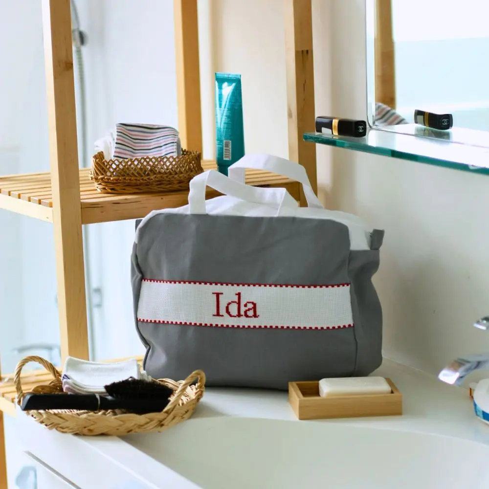 Grande trousse de toilette personnalisable brodée main Grande trousse de toilette personnalisable brodée main