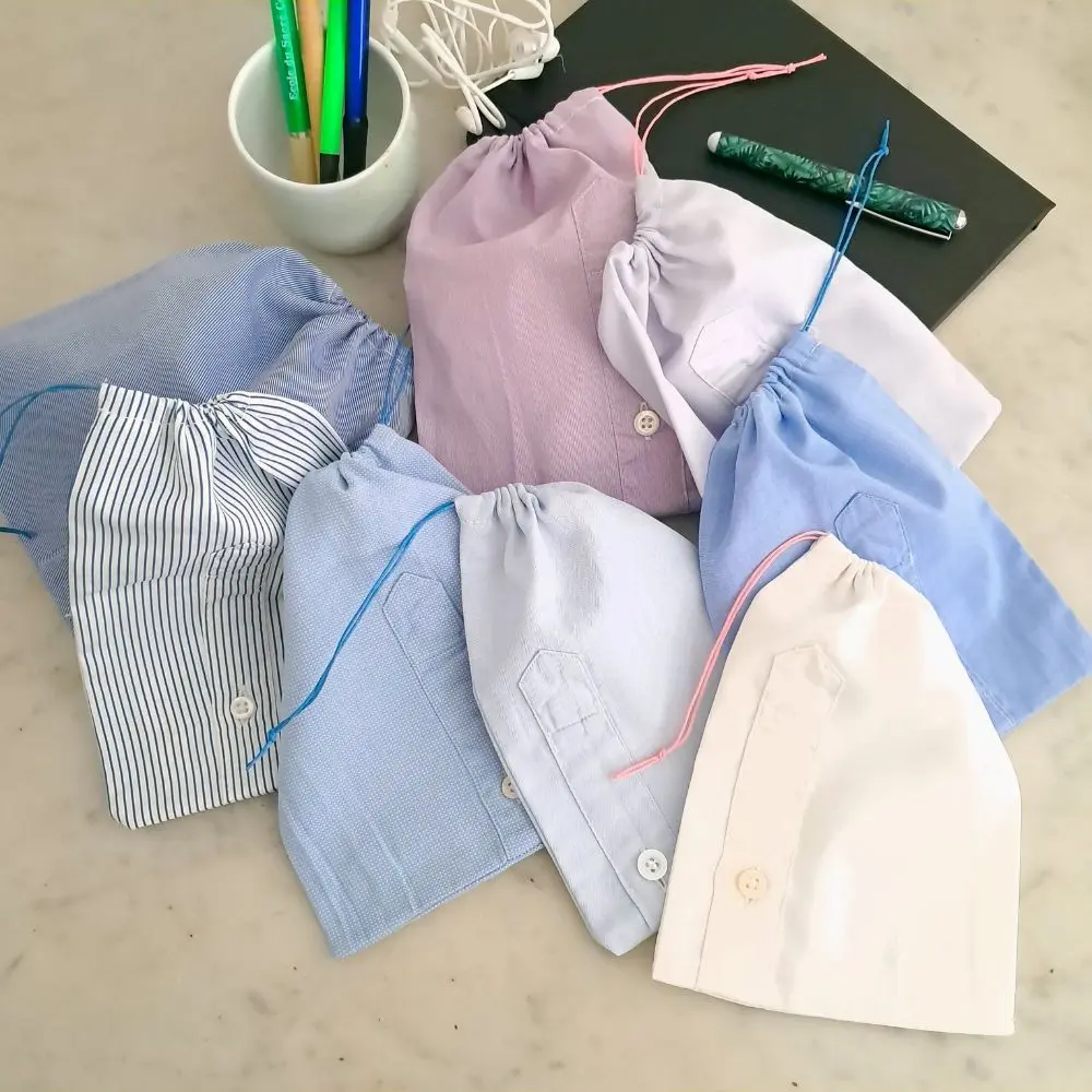 Pochon dans la manche d'une chemise Pochon dans la manche d'une chemise