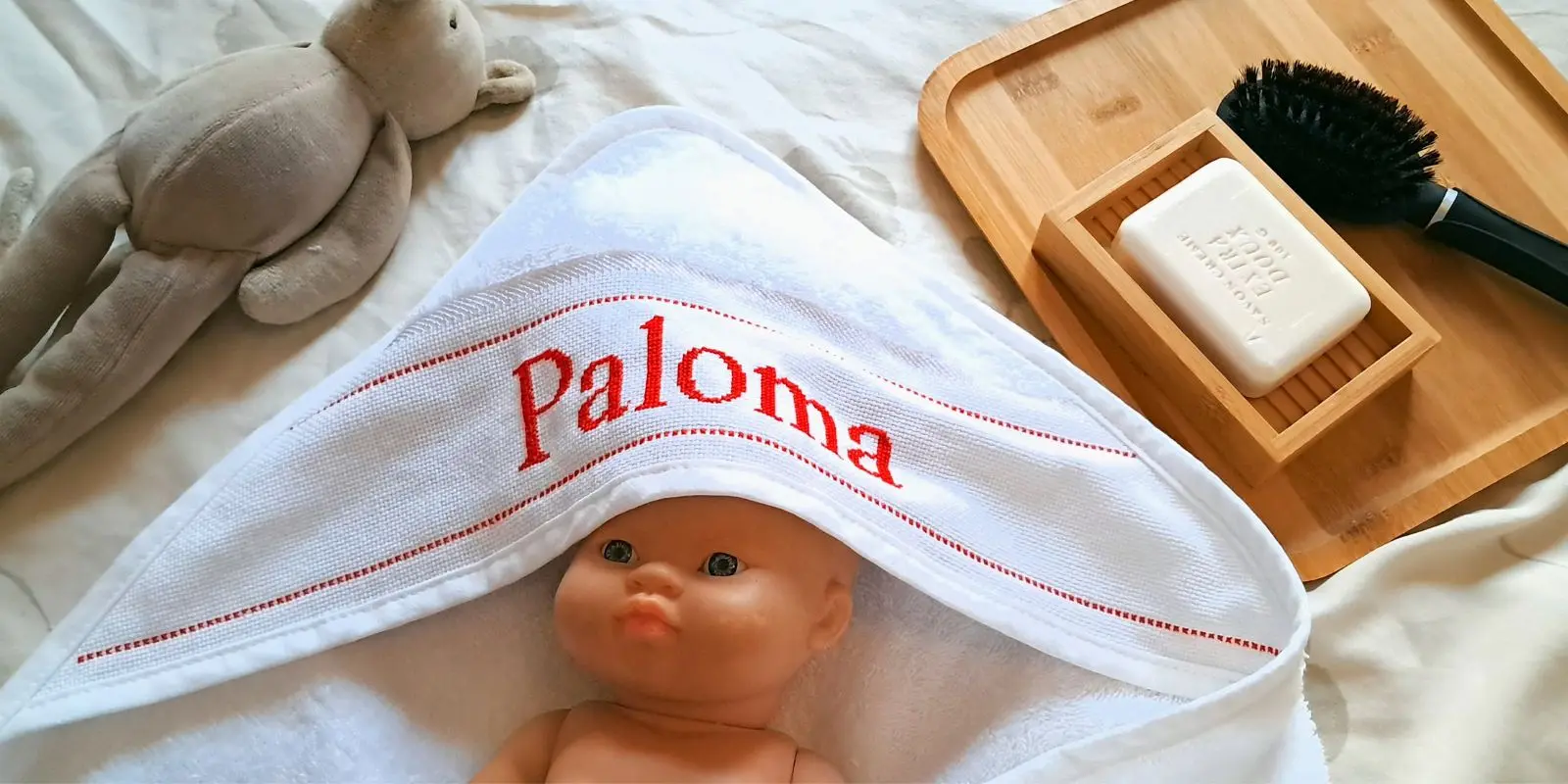 Cape de bain brodée main personnalisable Cape de bain brodée main personnalisable