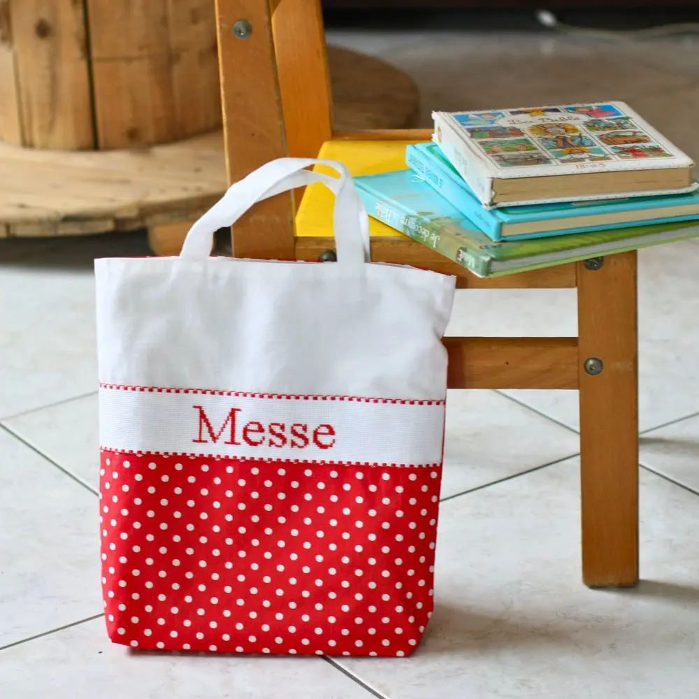 Sac de messe brodé main Sac de messe brodé main